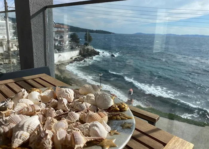 Candi Luxury Suites